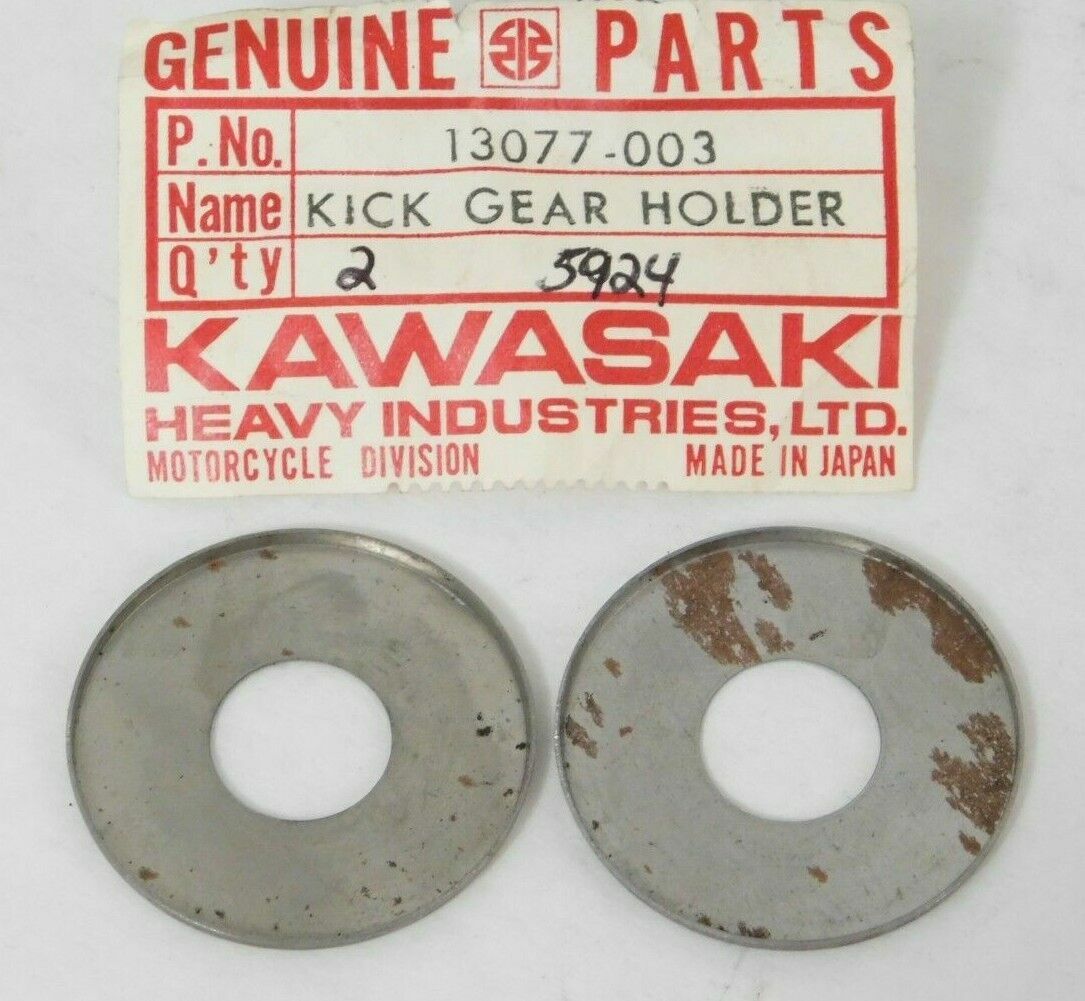 KAWASAKI KICK GEAR HOLDER F8 F9 13077-003 QTY 4