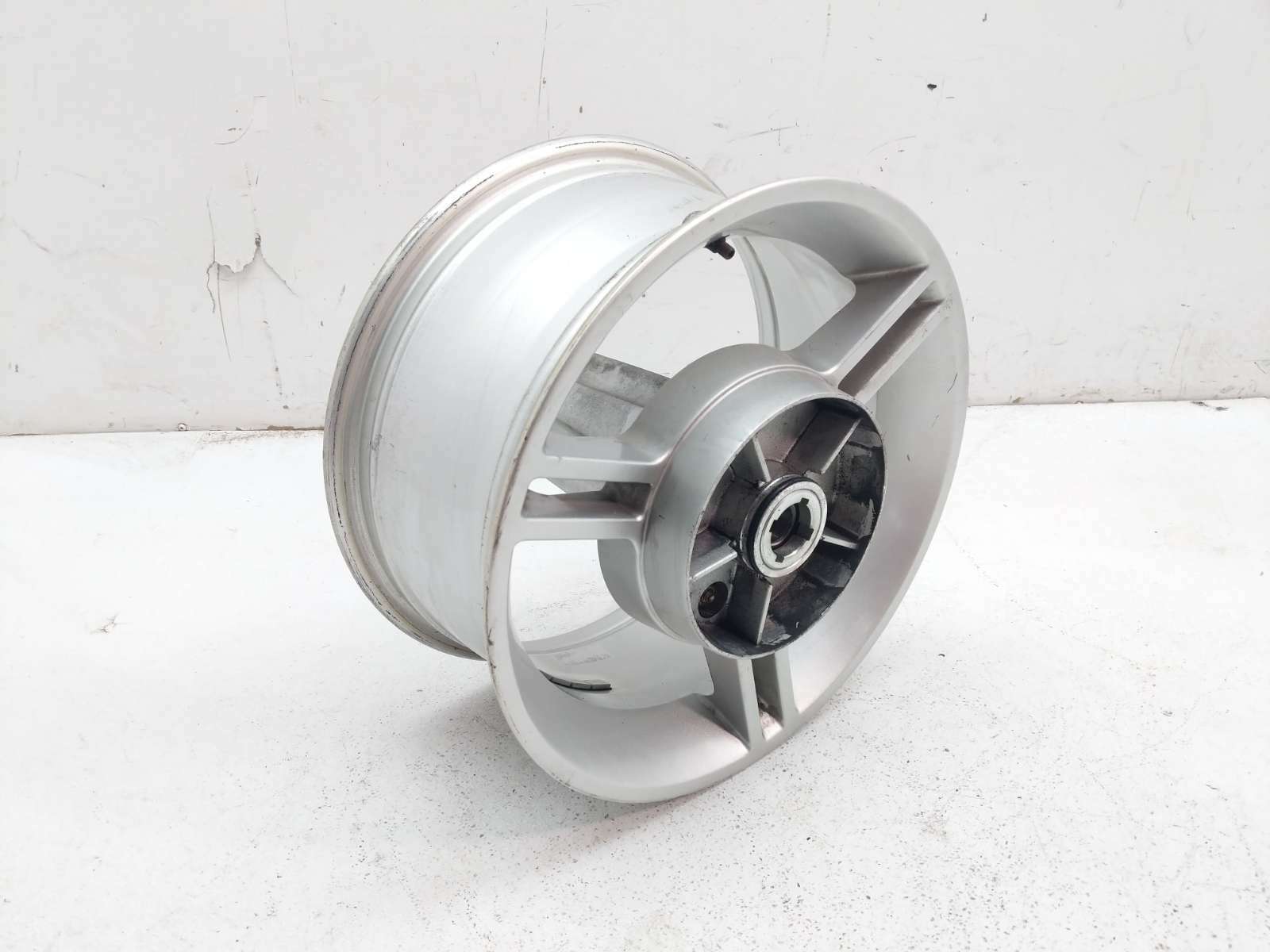 09 Can Am Spyder GS Roadster 990 Rear Wheel Rim STRAIGHT 15x7T 705500765