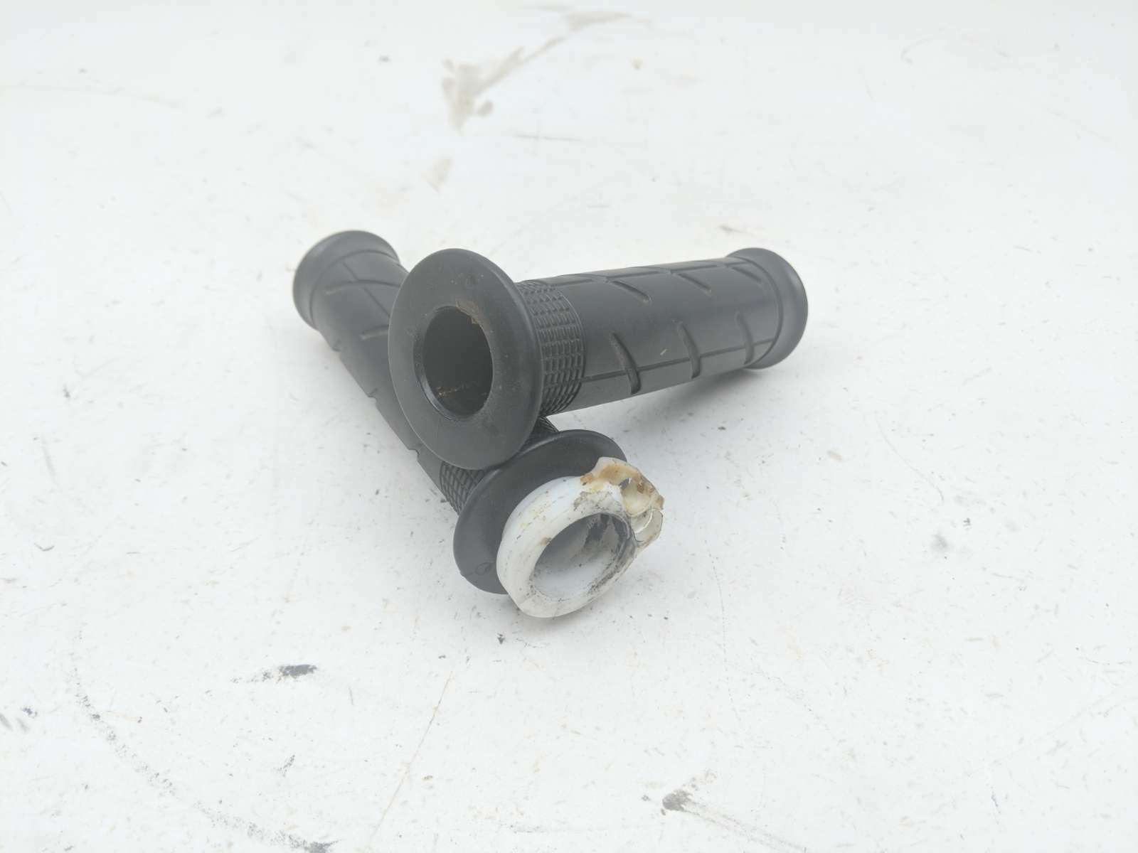 16 Honda CBR500 CBR 500 Throttle Tube And Grips