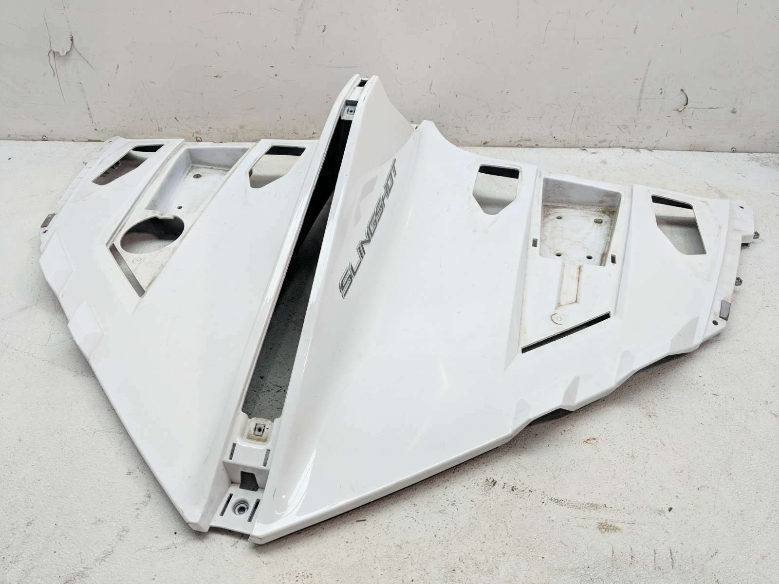 19 Polaris Slingshot S Rear Upper Deck Cover Panel Plastic 5439966