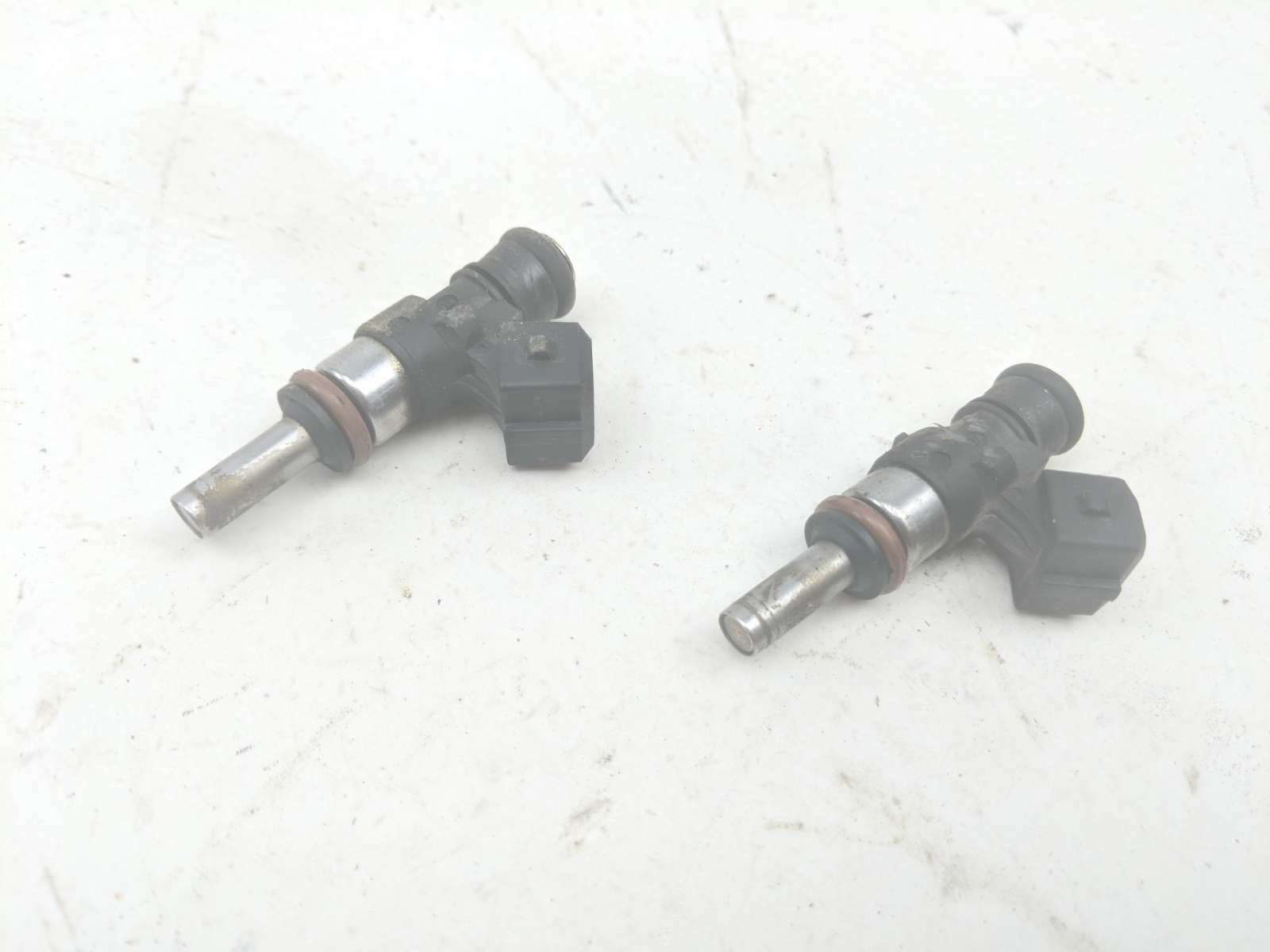 17 BMW R1200RS Fuel Injectors