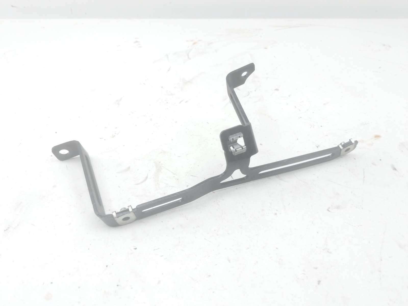 17 BMW R1200RS Engine Motor Spoiler Mount Bracket (B)