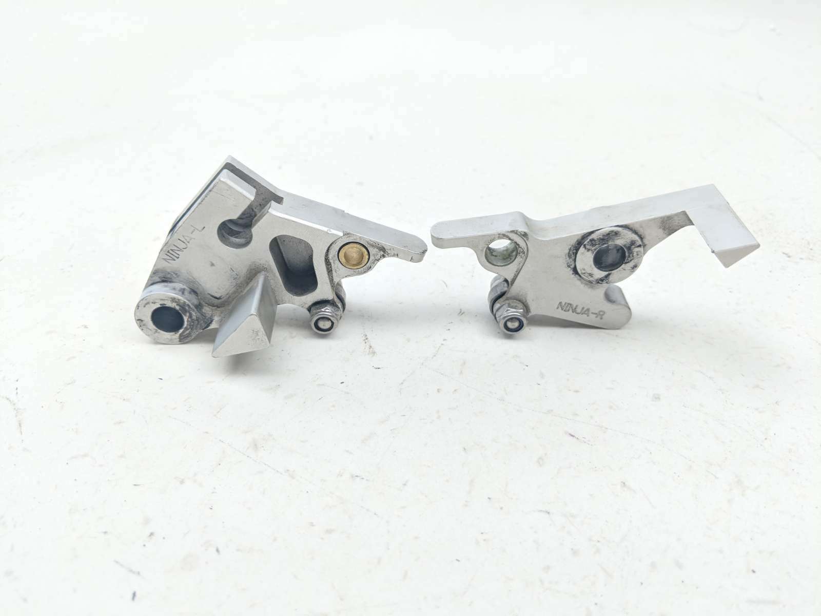 18 Kawasaki Ninja EX 400 Lever Pivots