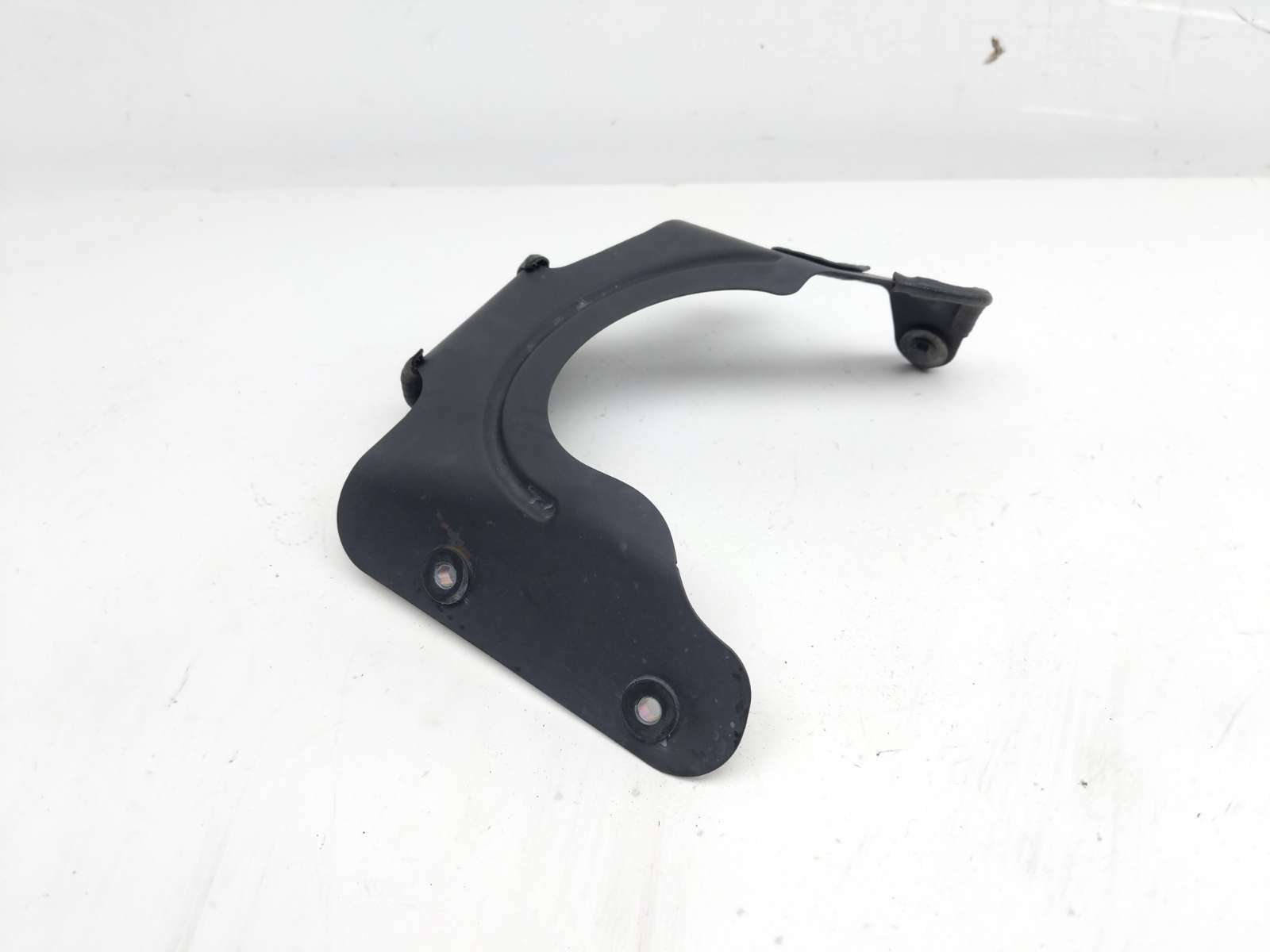 09 Suzuki VZ 1500 Intruder Boulevard M90 Radiator Heat Shield Mount Bracket