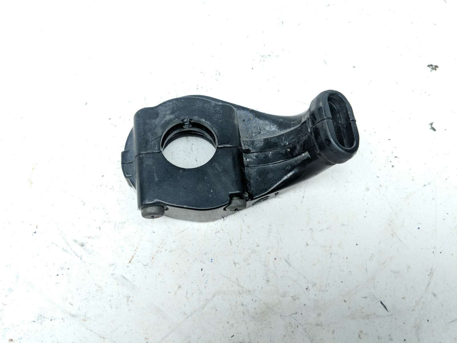 01 Yamaha R1 YZF-R1 Throttle Cable Holder Guide