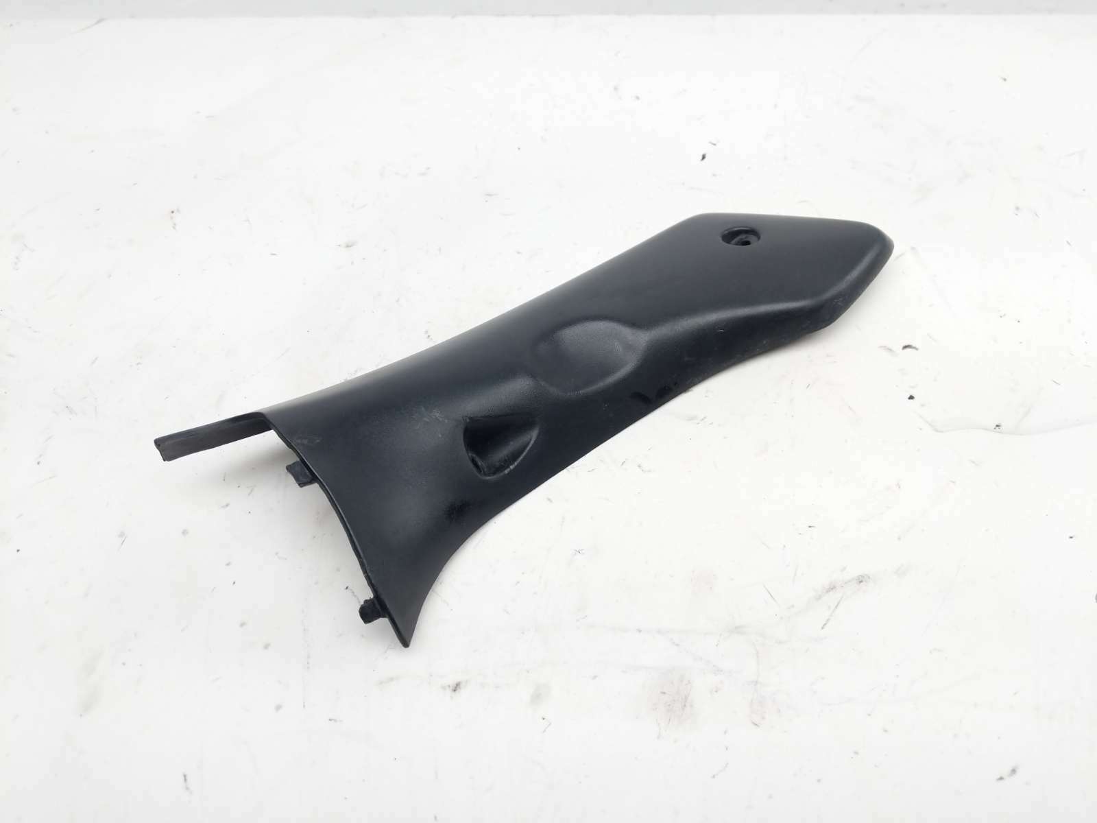 97 07 Yamaha YZF 600 R Right Rear Frame Cover Panel Plastic