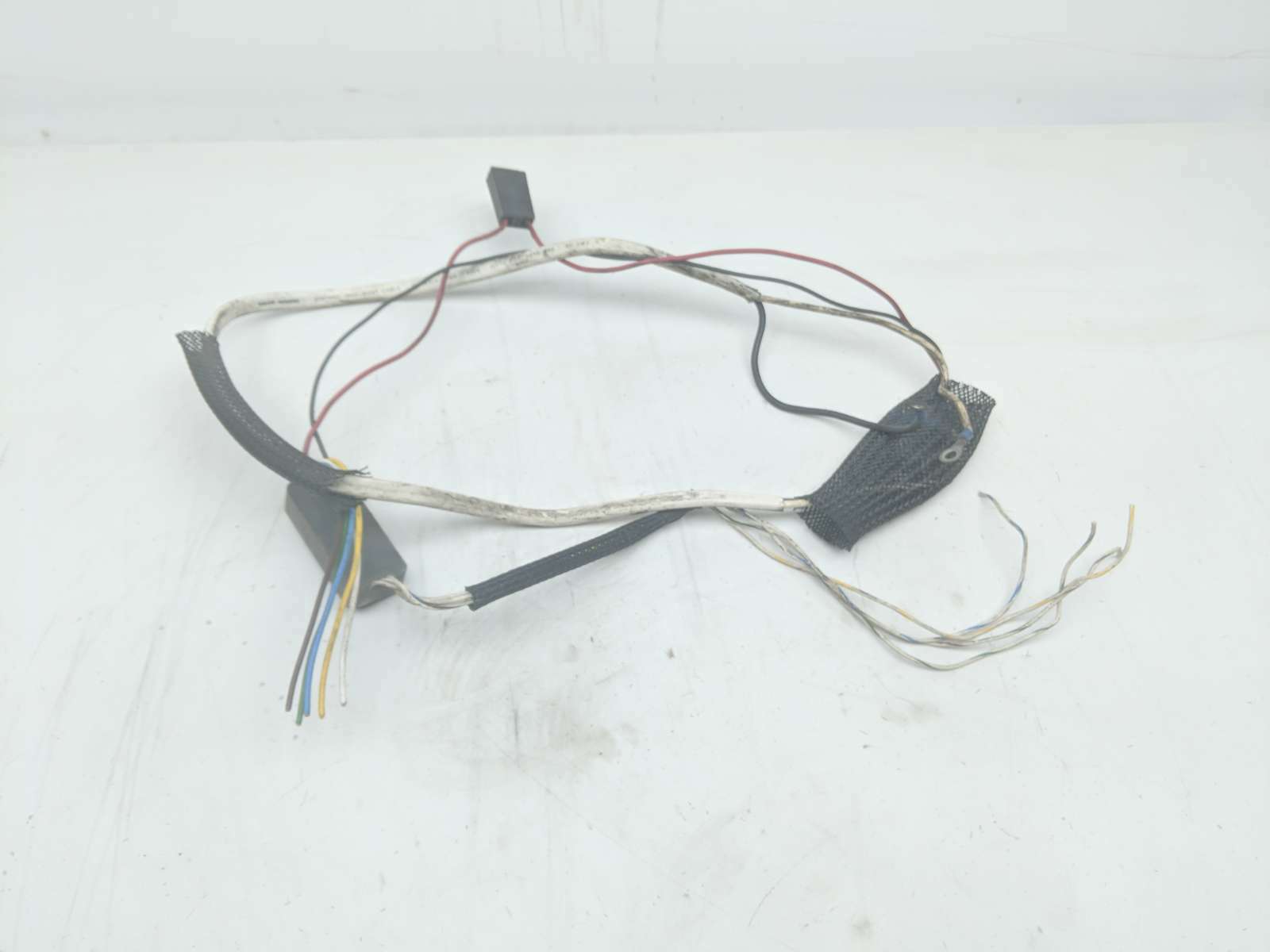 97 BMW R1100 RT Fuse Relay Junction Box Harness