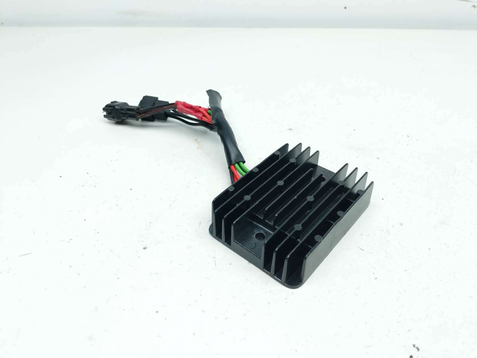 04 Suzuki VL 800 Volusia Voltage Regulator Rectifier (B)