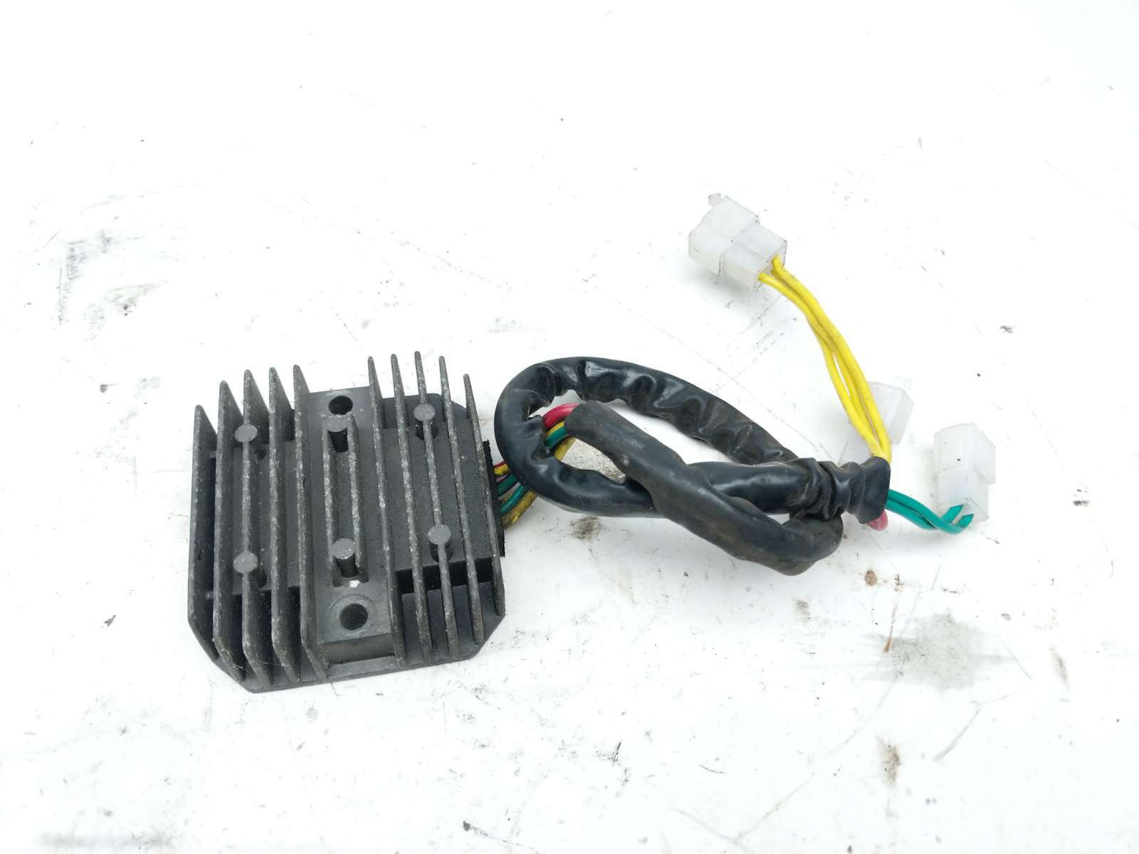 01 Honda VT1100C Shadow Spirit Voltage Regulator Rectifier N