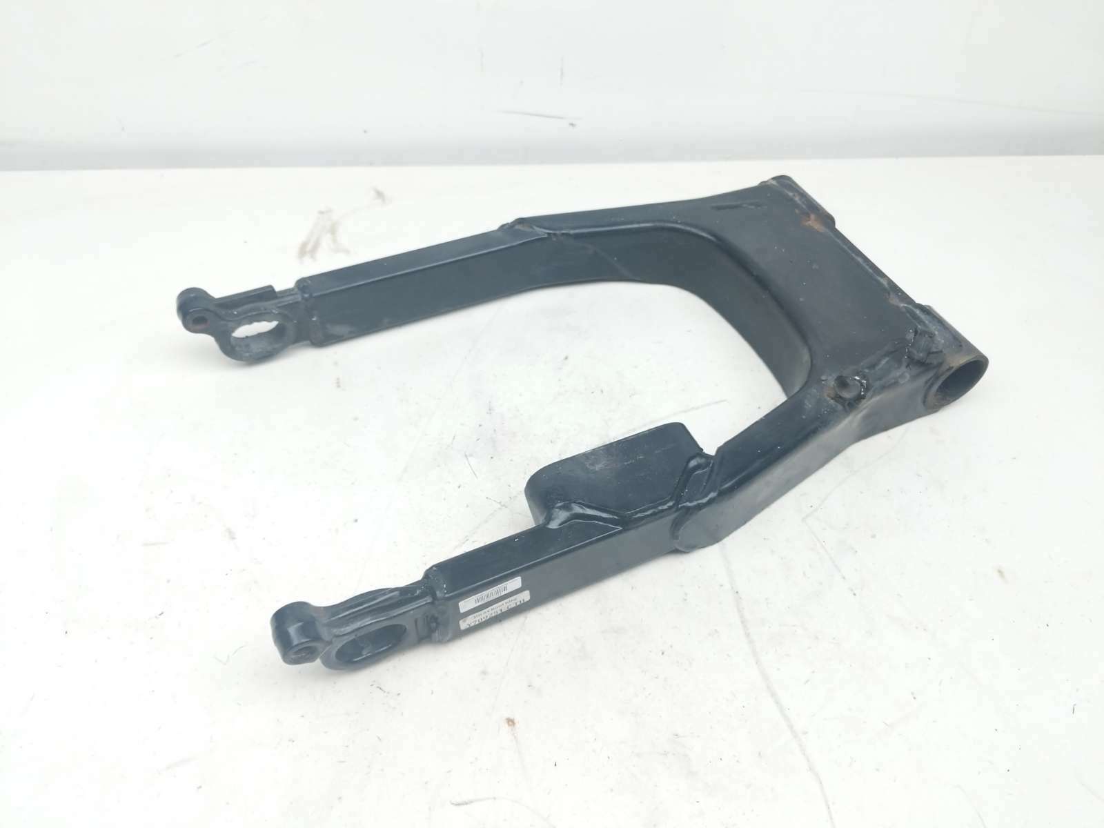 04 Harley Davidson Road King FLHRS Rear Swing Arm Frame