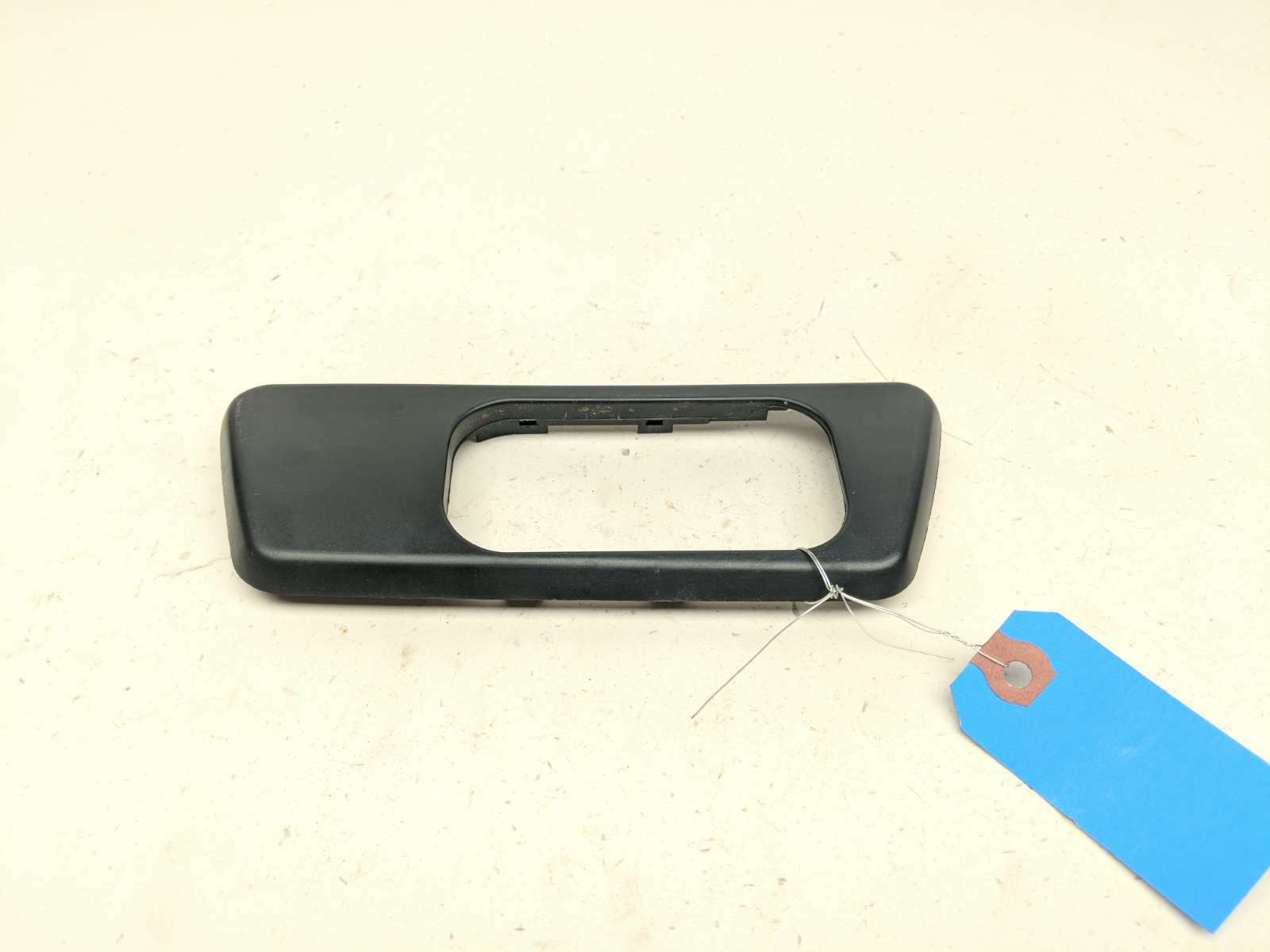 17 Oreion Reeper Front Right Passenger Door Handle Cover Panel 6105218