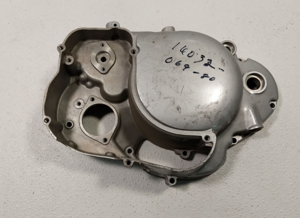 75 Kawasaki F9 Big Horn 350 R H Clutch Cover Oil Injection Pump Housing