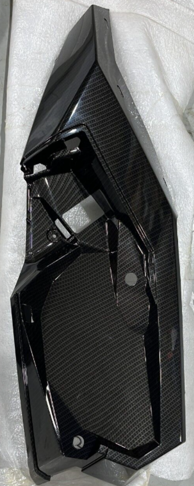 OEM 16 Can-Am Maverick 1000 Max 705008535 CARBON FIBER FENDER RH FRONT