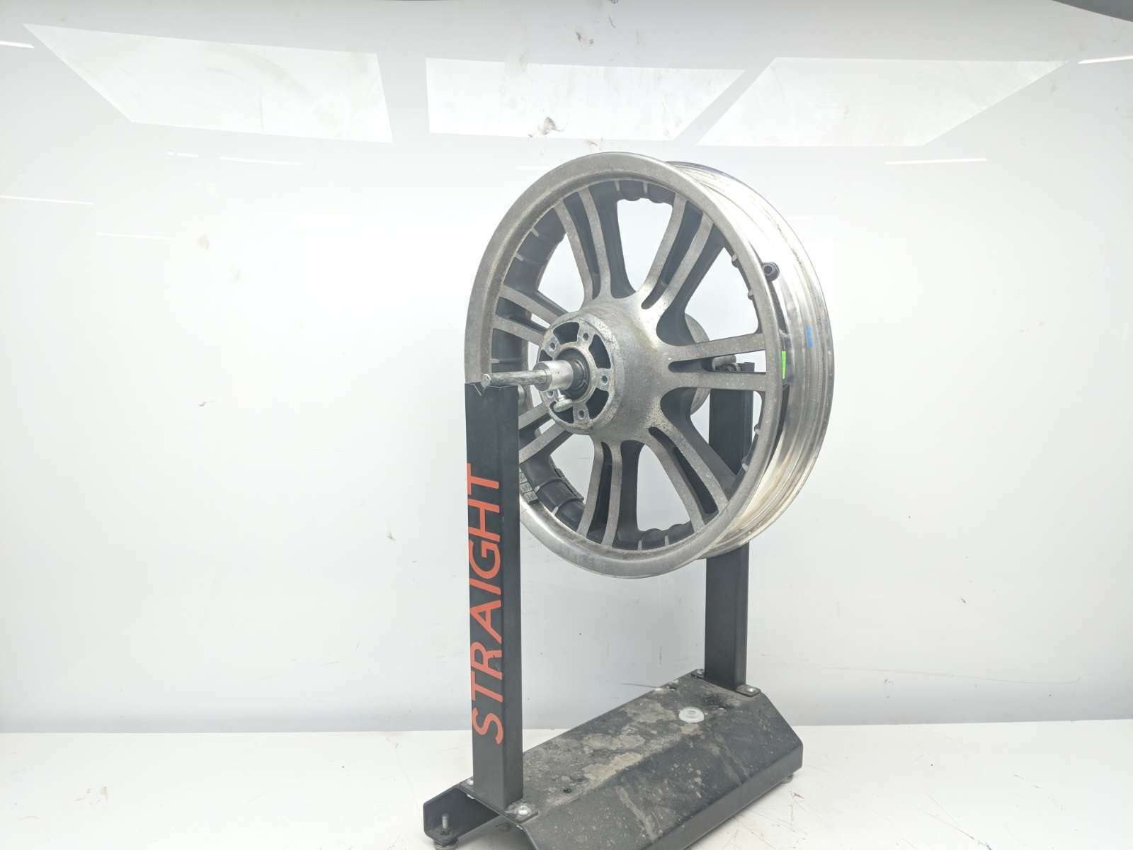 15 Harley Tri Glide Ultra Classic FLHTCUTG Front Wheel Rim STRAIGHT