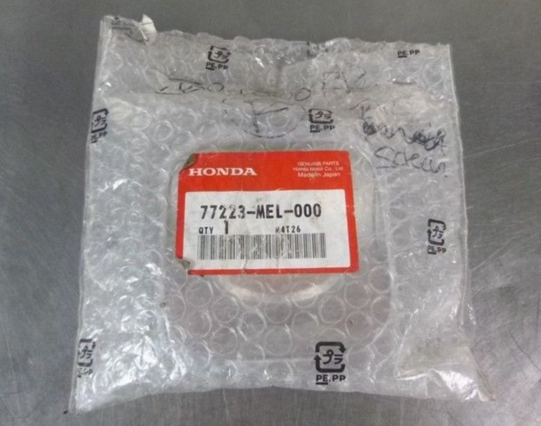 04 Honda CBR1000RR 77223-MEL-000 Right Rear Tail Fairing Seat Screen D NEW OEM