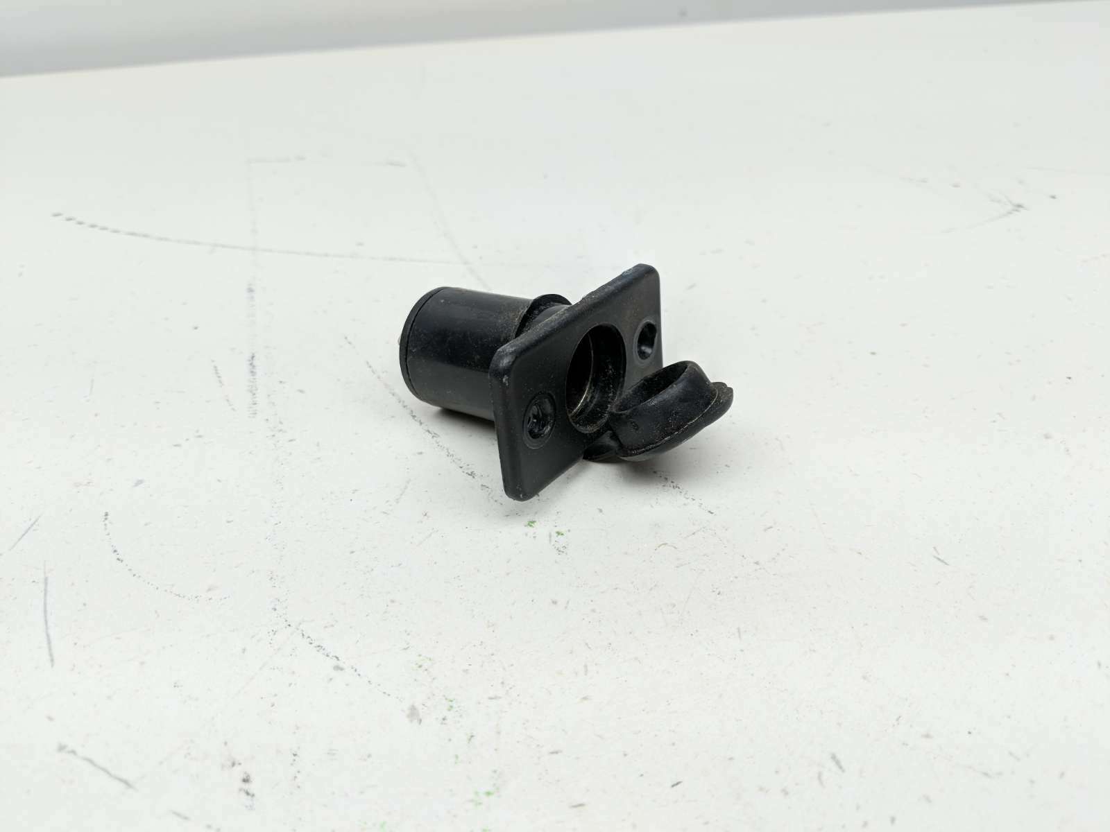 21 Tracker EV iS Power Plug Outlet Socket 627035