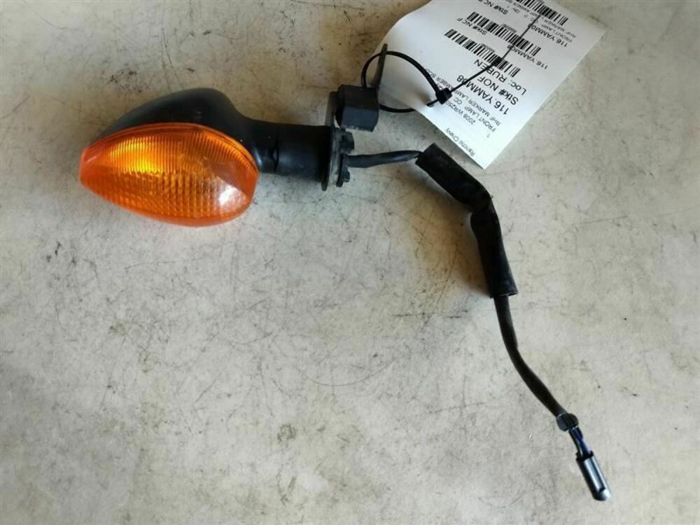 2008 YAMAHA RIGHT HAND FRONT MARKER LAMP. PART NUMBER 32C-83310-02-00