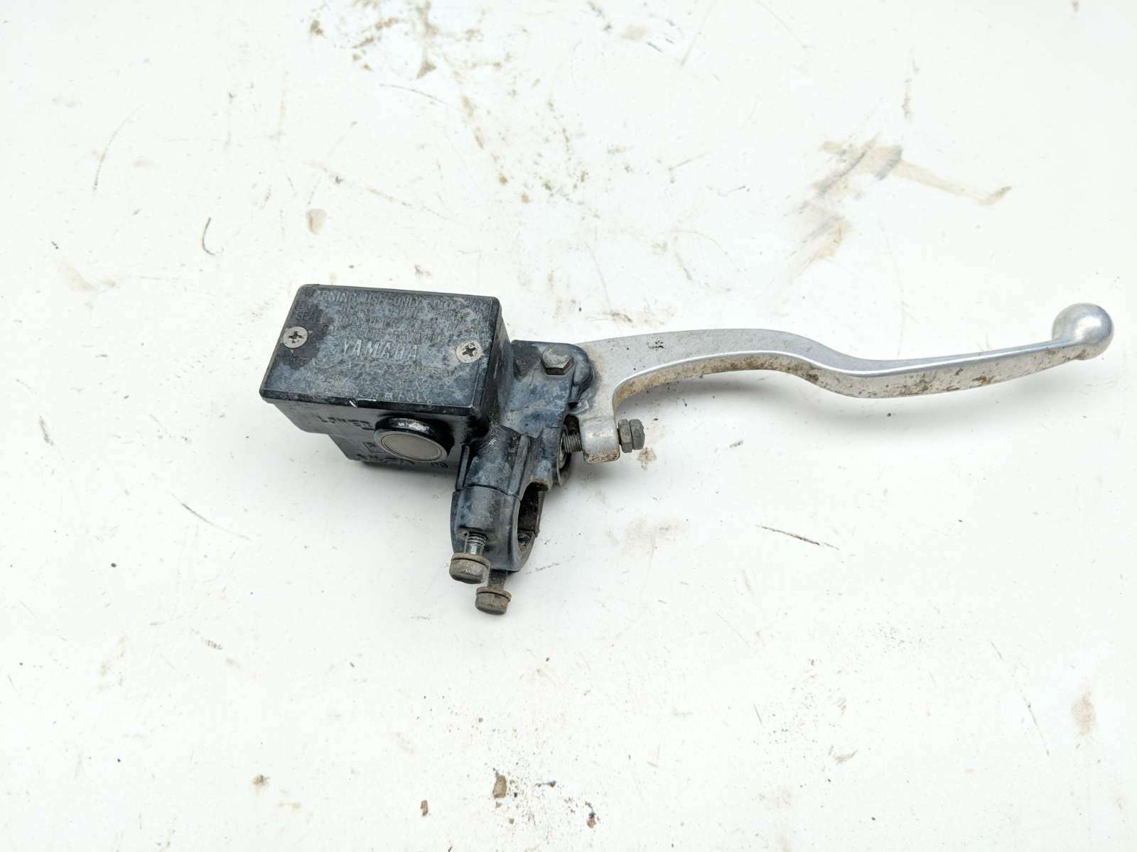 01 Yamaha Grizzly 600 Right Hand Brake Lever Master Cylinder