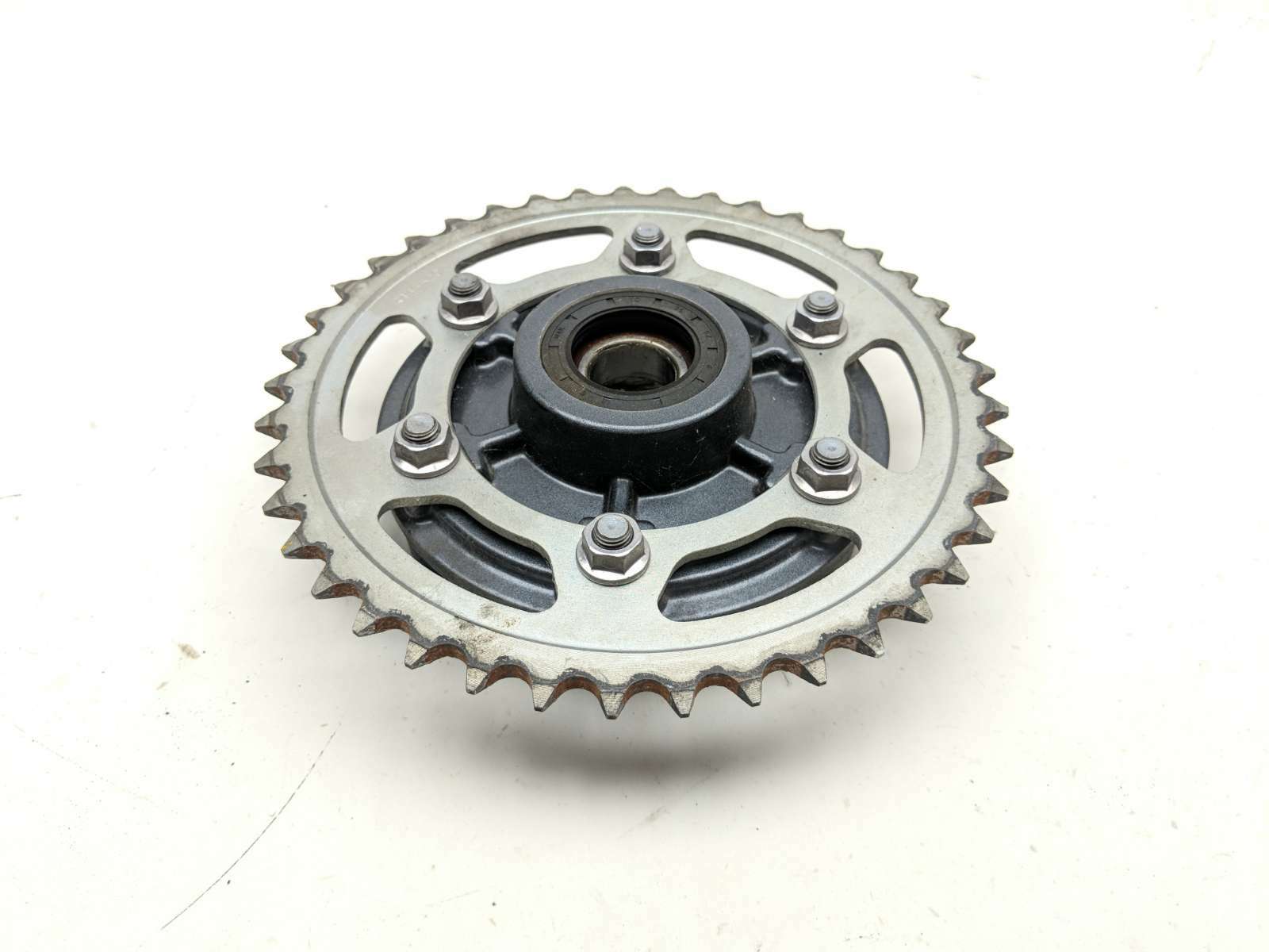 18 Triumph Street Twin Rear Wheel Cush Drive Sprocket Hub 2010610