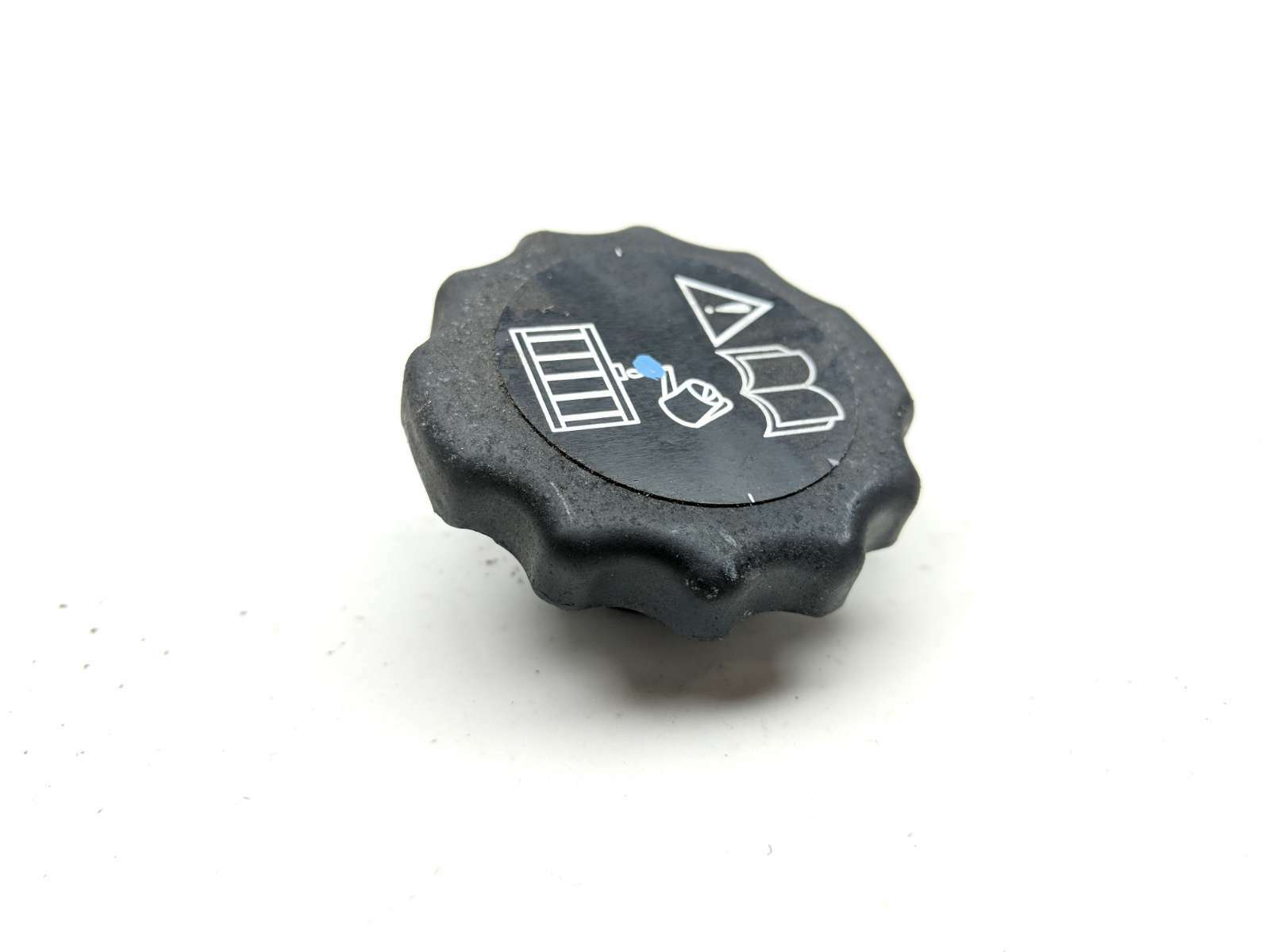 18 Triumph Street Twin Radiator Fill Cap Lid