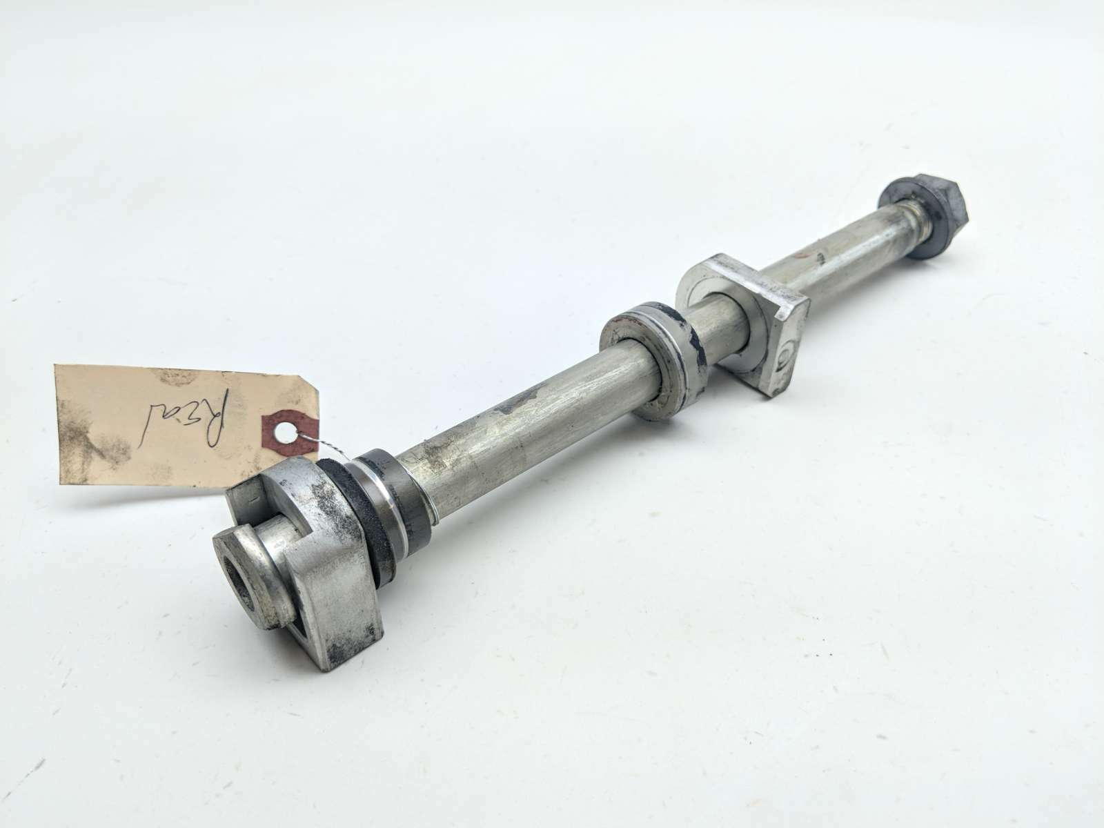 18 Triumph Street Twin Rear Wheel Axle