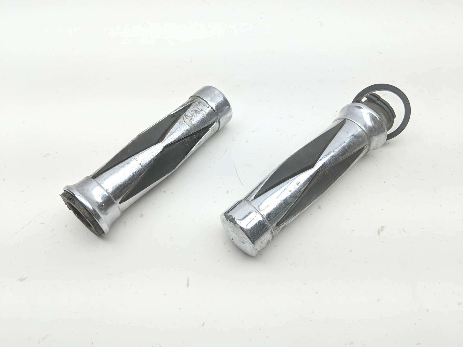 05 Harley Davidson FXDLI Dyna Low Rider Throttle Tube And Grips