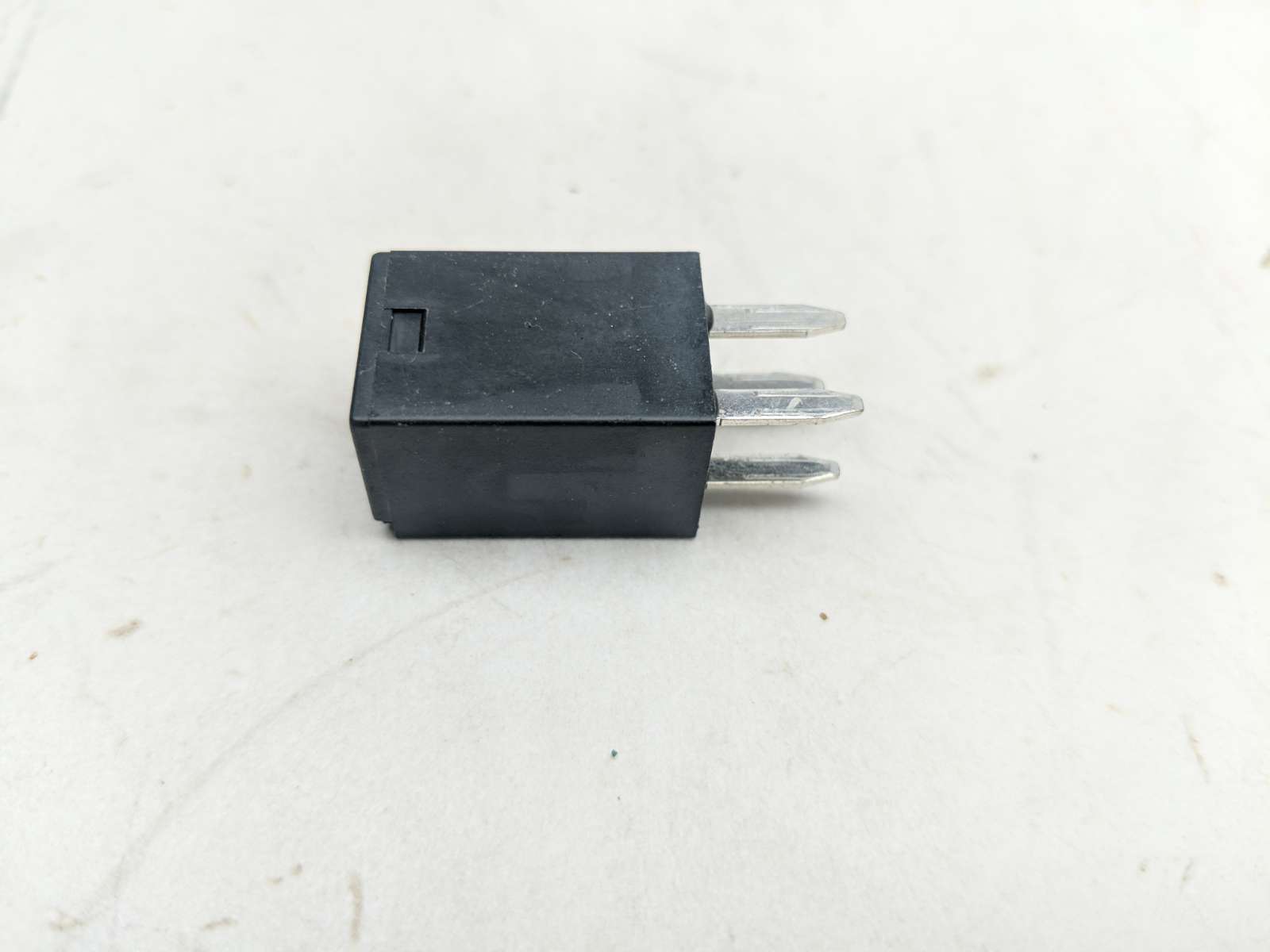 21 Kawasaki KRX Teryx KRF1000 Relay 303-1AH-C-R1 (C)