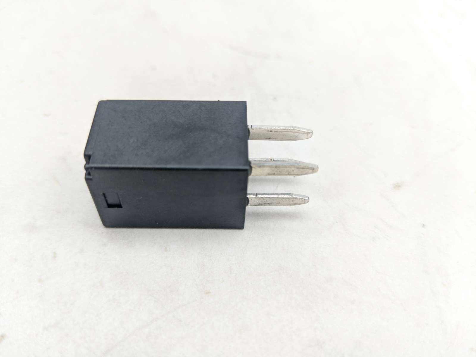 21 Kawasaki KRX Teryx KRF1000 Relay 303-1AH-C-R1 (E)