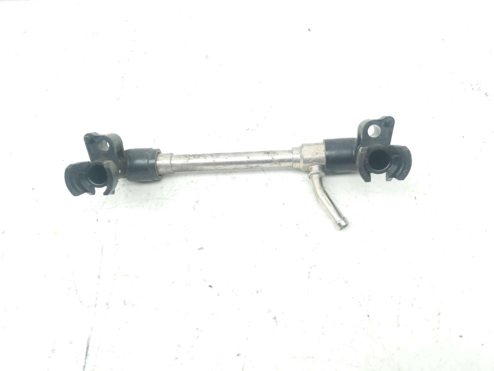 13 Triumph Thunderbird LT 1600 Fuel Injector Rail Mount