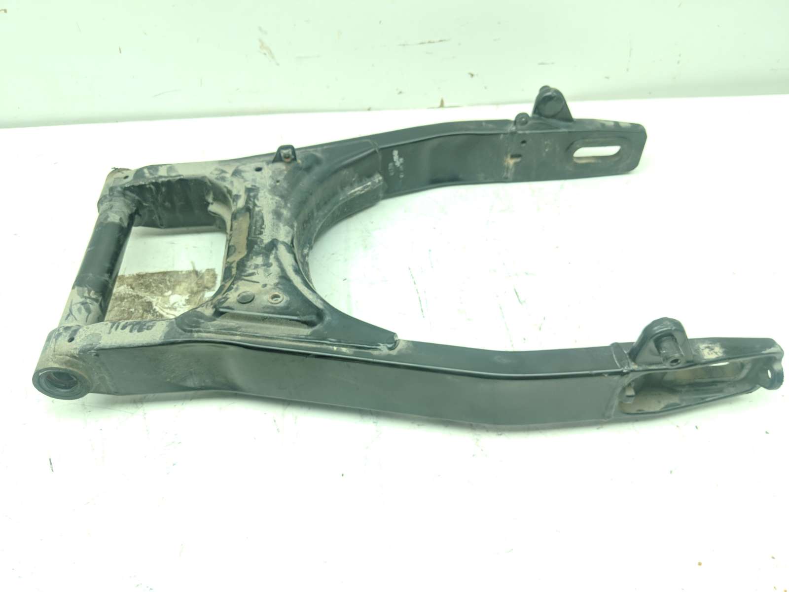 13 Triumph Thunderbird LT 1600 Swing Arm Rear Wheel Swingarm Frame