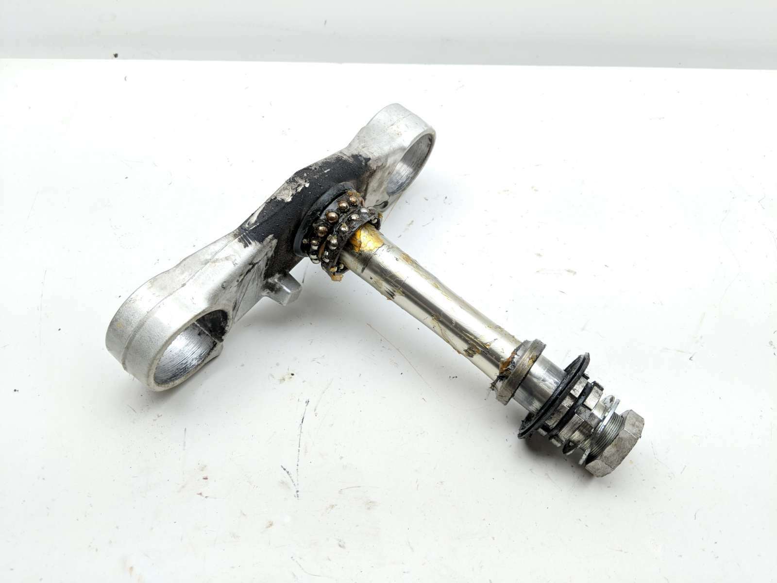 06 Yamaha R1 YZF-R1 Bottom Lower Triple Steering Tree Clamp