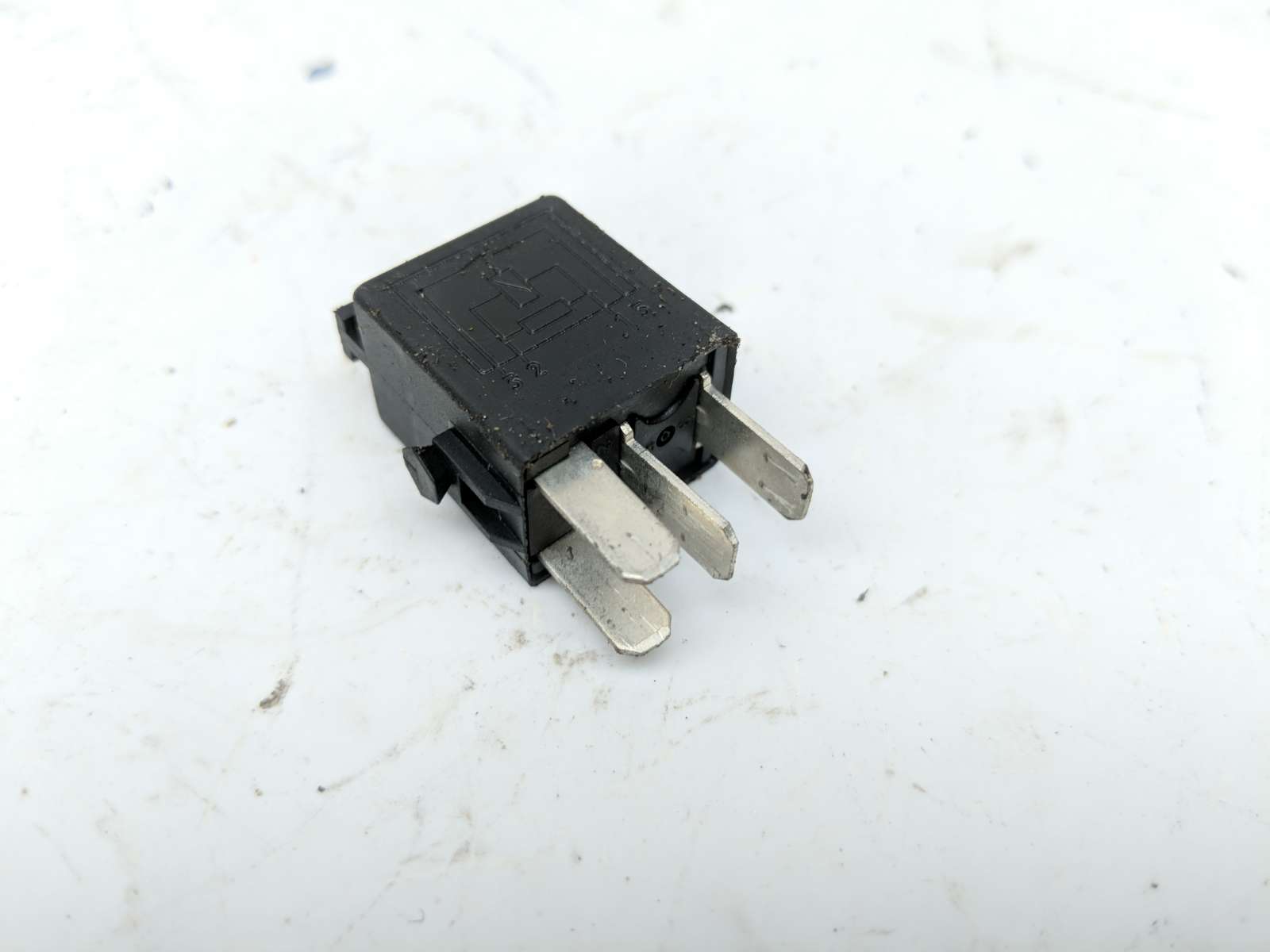 00 BMW K1200LTC Custom Relay 61361393412 (D)
