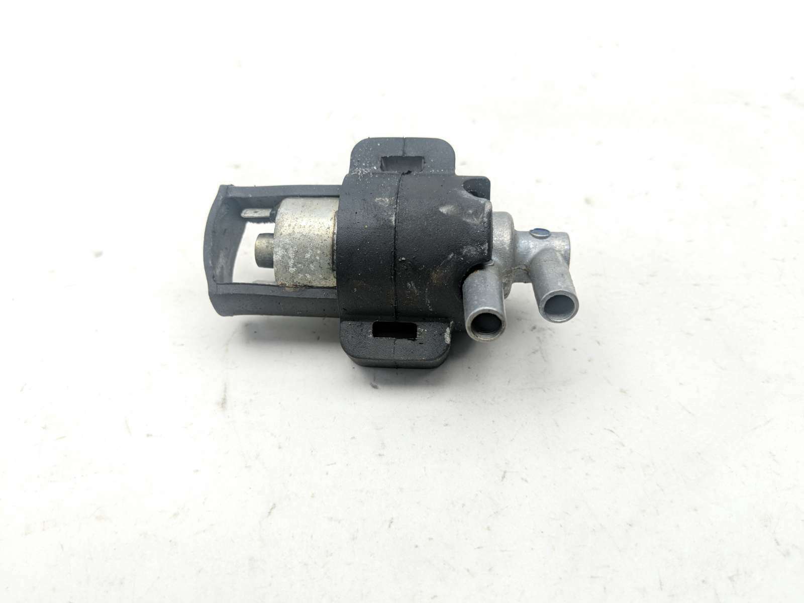 05 Kawasaki Vulcan 1500 Classic VN1500 Air Valve Switch Solenoid (B)