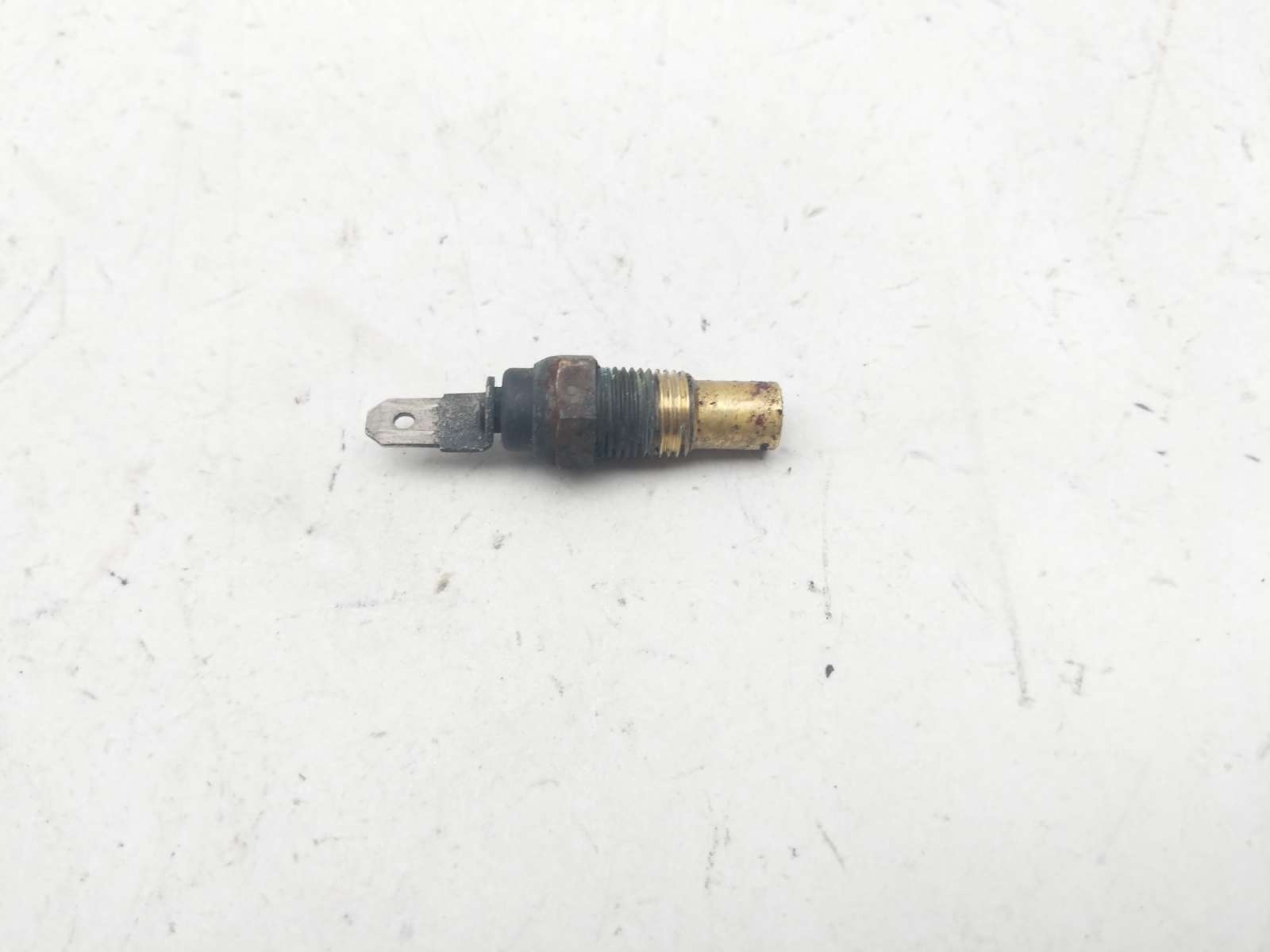 04 Kawasaki EX 500 Ninja 500R Engine Motor Temperature Sensor