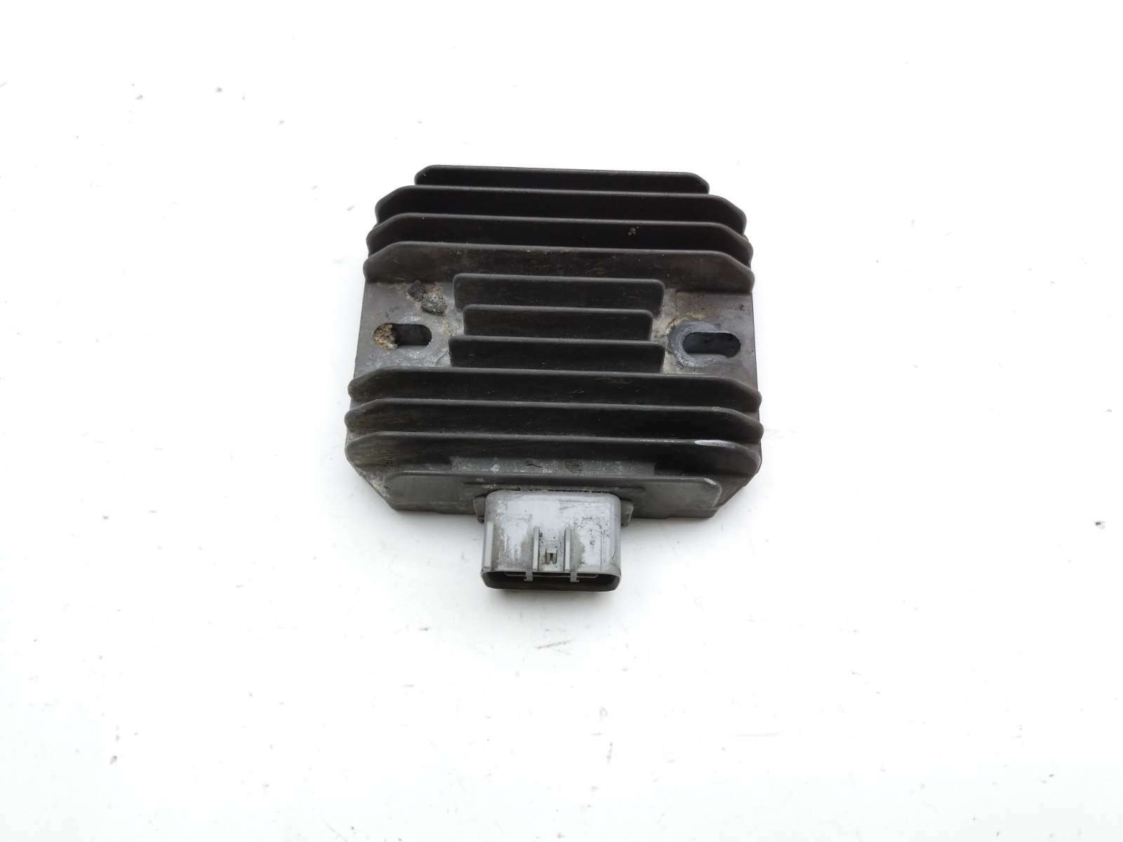 12 Kawasaki Vulcan VN1700K Vaquero Voltage Regulator Rectifier (B)