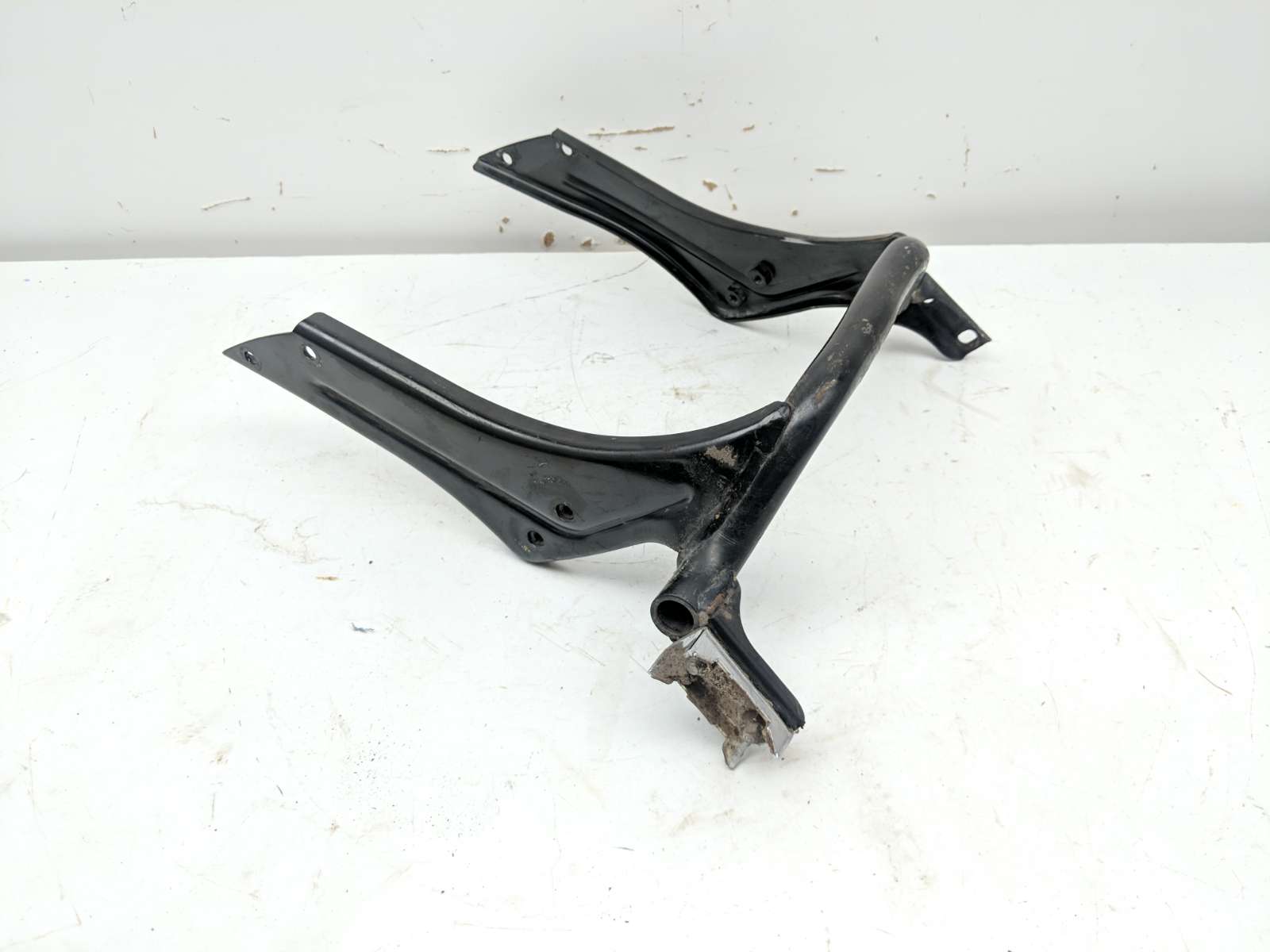 17 Indian Chieftain Limited Rear Sub Frame Fender Mount Bracket