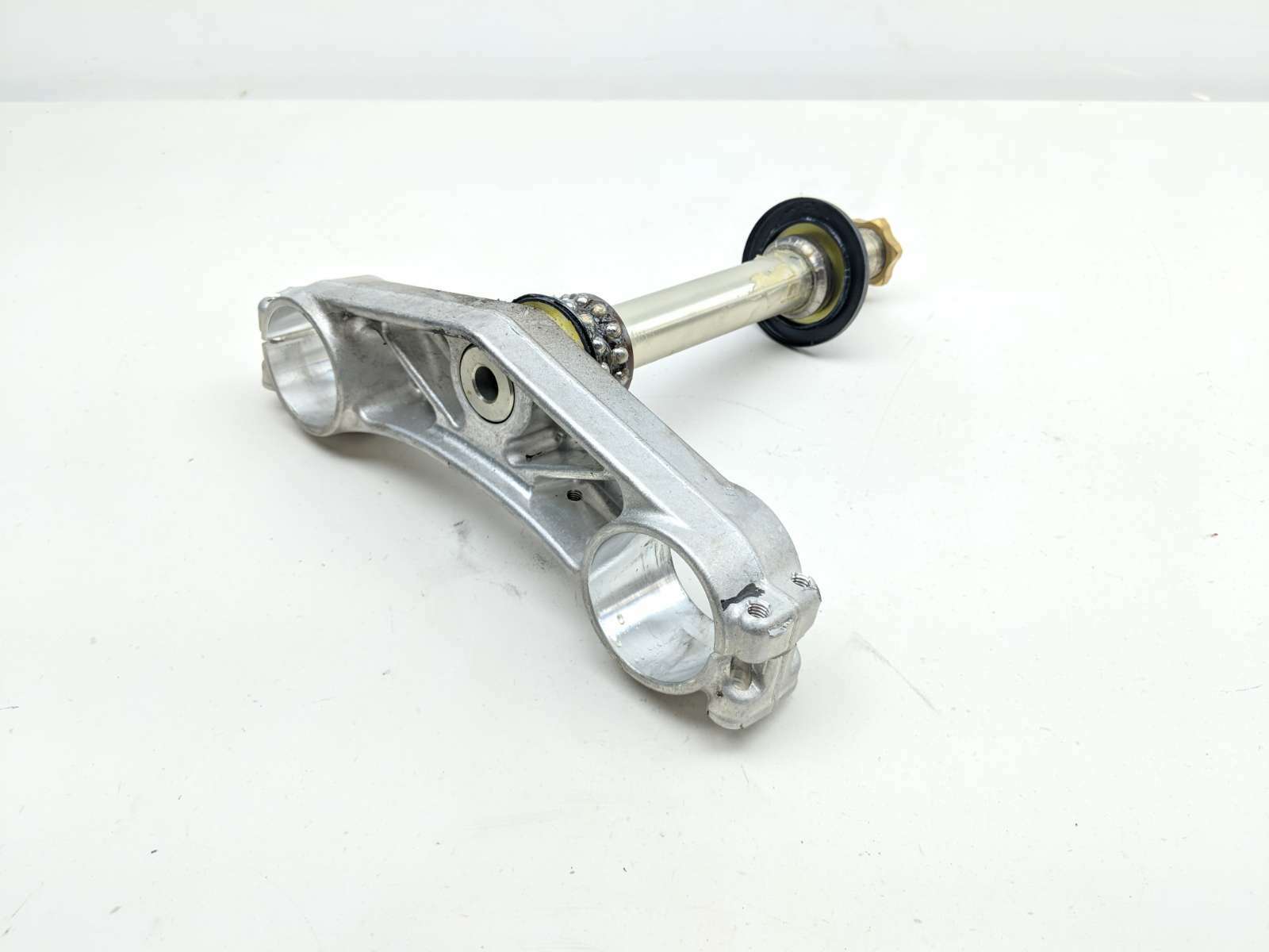 22 Suzuki GSX-1000 GT Bottom Lower Triple Steering Tree Clamp