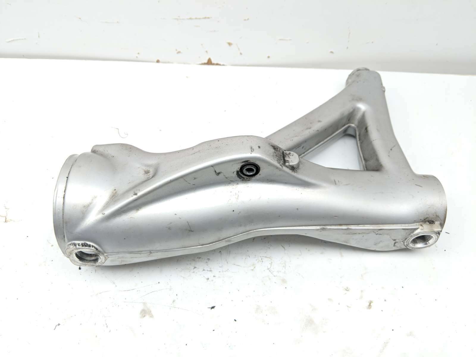 00 BMW K1200LTC Custom Swing Arm Frame Bracket 3351709