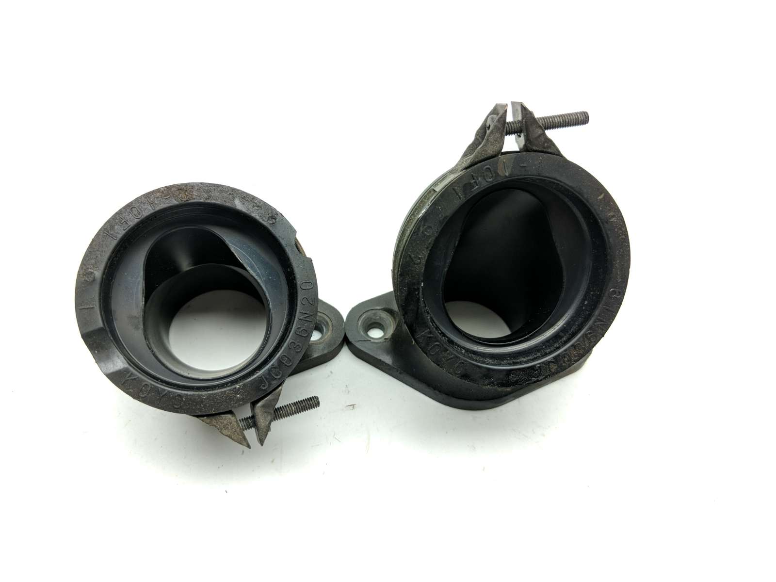 05 Suzuki VL1500 C90 Boulevard Intake Boot Clamps