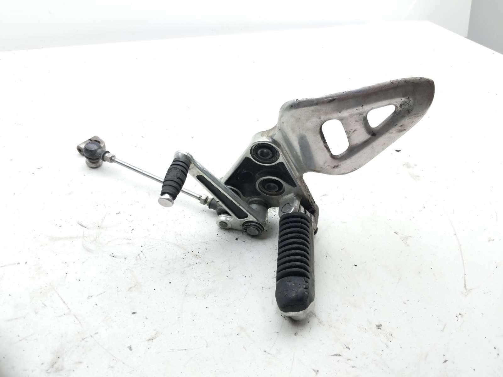 00 Suzuki Hayabusa GSX1300R Front Left Driver Foot Peg Rearset w/ Linkage