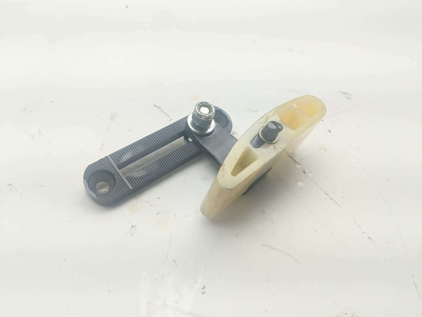 04 Harley Davidson Fat Boy FLSTF Chain Tensioner