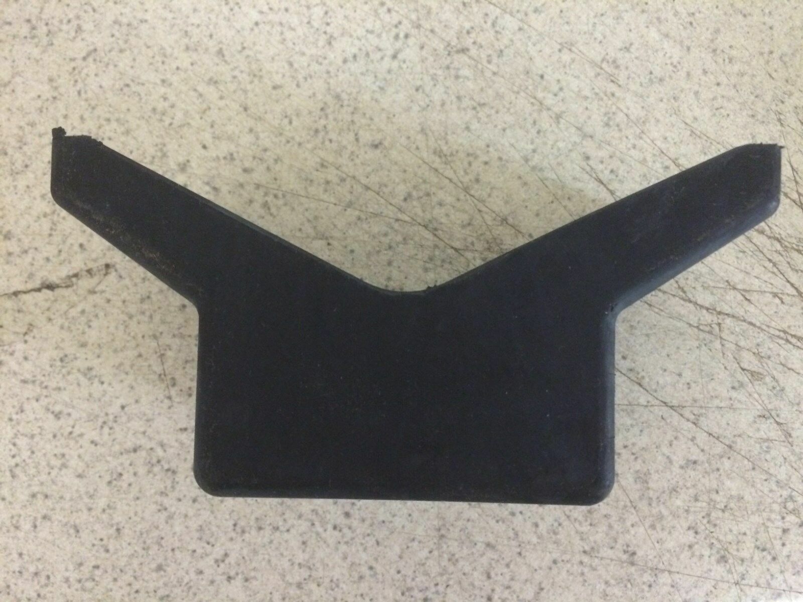 OEM BOAT TRAILER BOW STOP 4" BLOCK HOLE 1/2 SHAFT BLACK RUBBER 241-86491