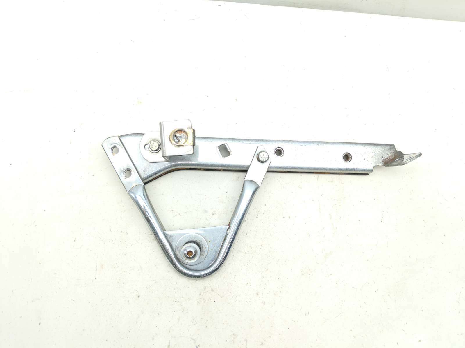 02 Harley Classic Electra Glide 1450 FLHTC Mount Bracket (A)