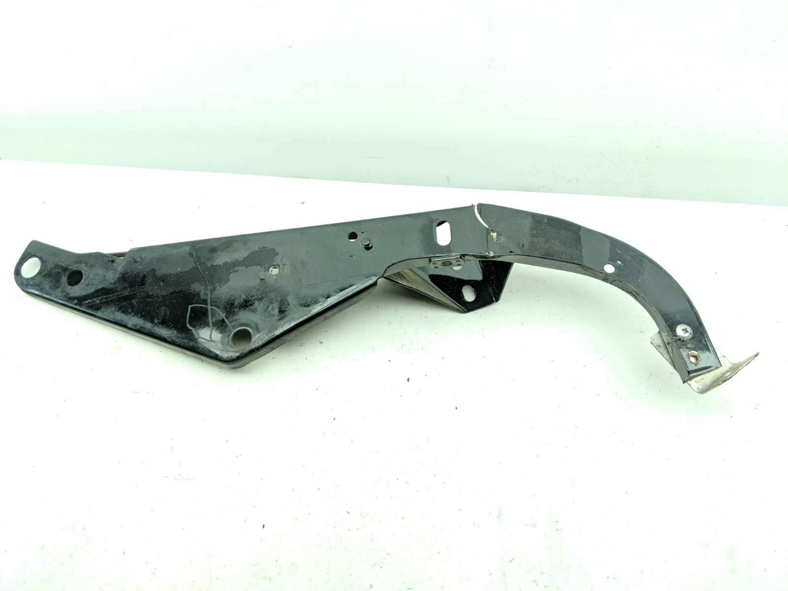 02 Harley Electra Glide 1450 FLHTC Rear Fender Batwing Support Bracket (A)