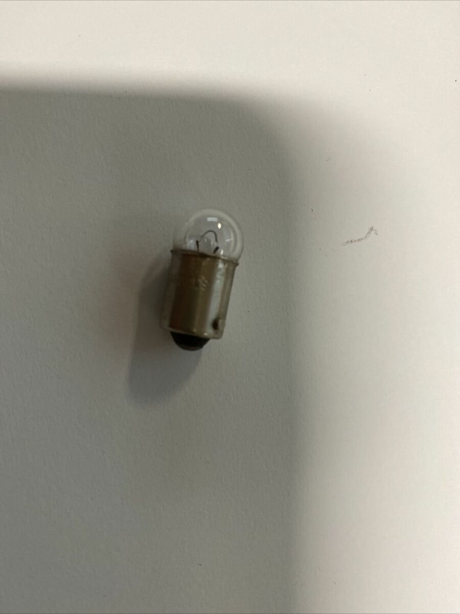 KAWASAKI Bulb KE125 KE175 KH100 MC1 KLR250 Oem Nos 92069-053QTY 2