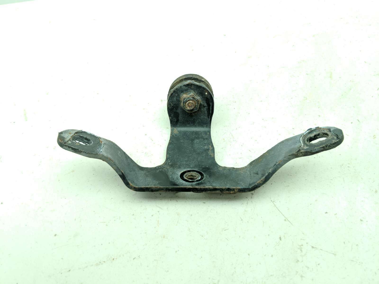 05 Harley Electra Glide Classic FLHTCI Upper Engine Motor Mount Bracket