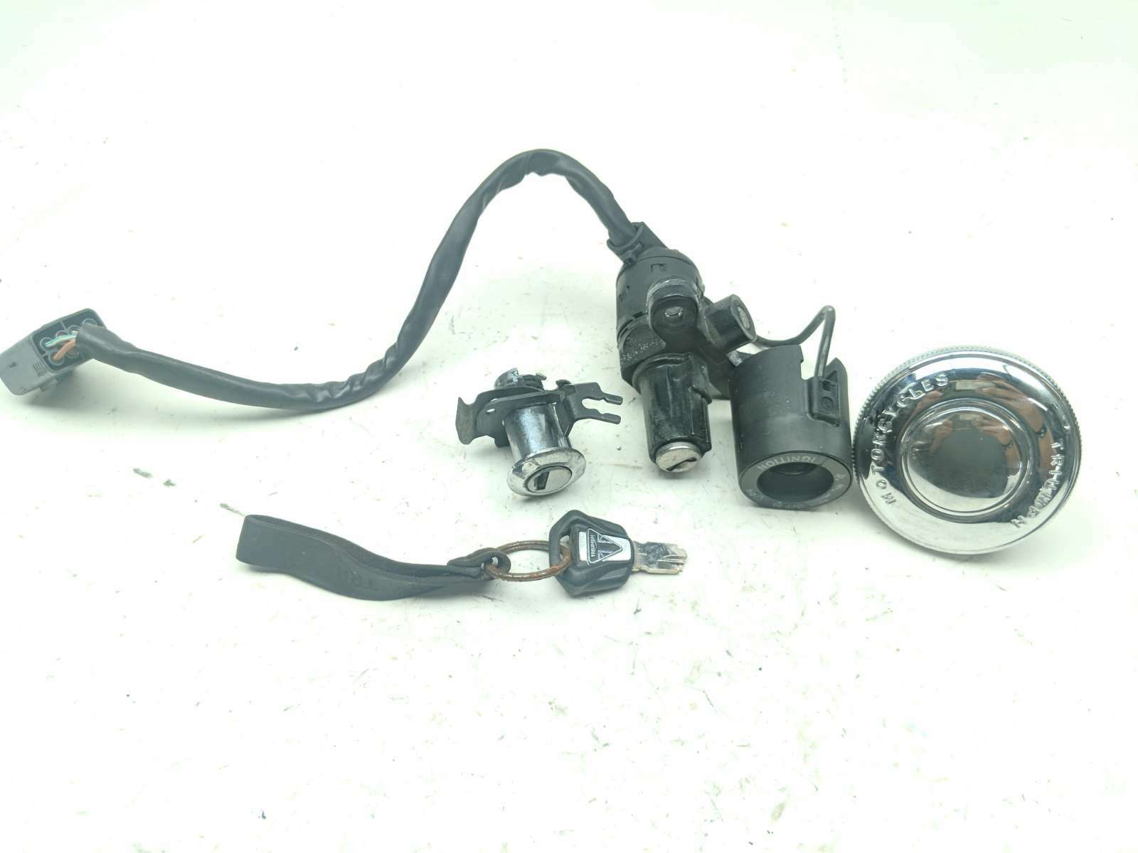 18 Triumph Street Twin Lock Set Ignition Switch Cap Lock And Key