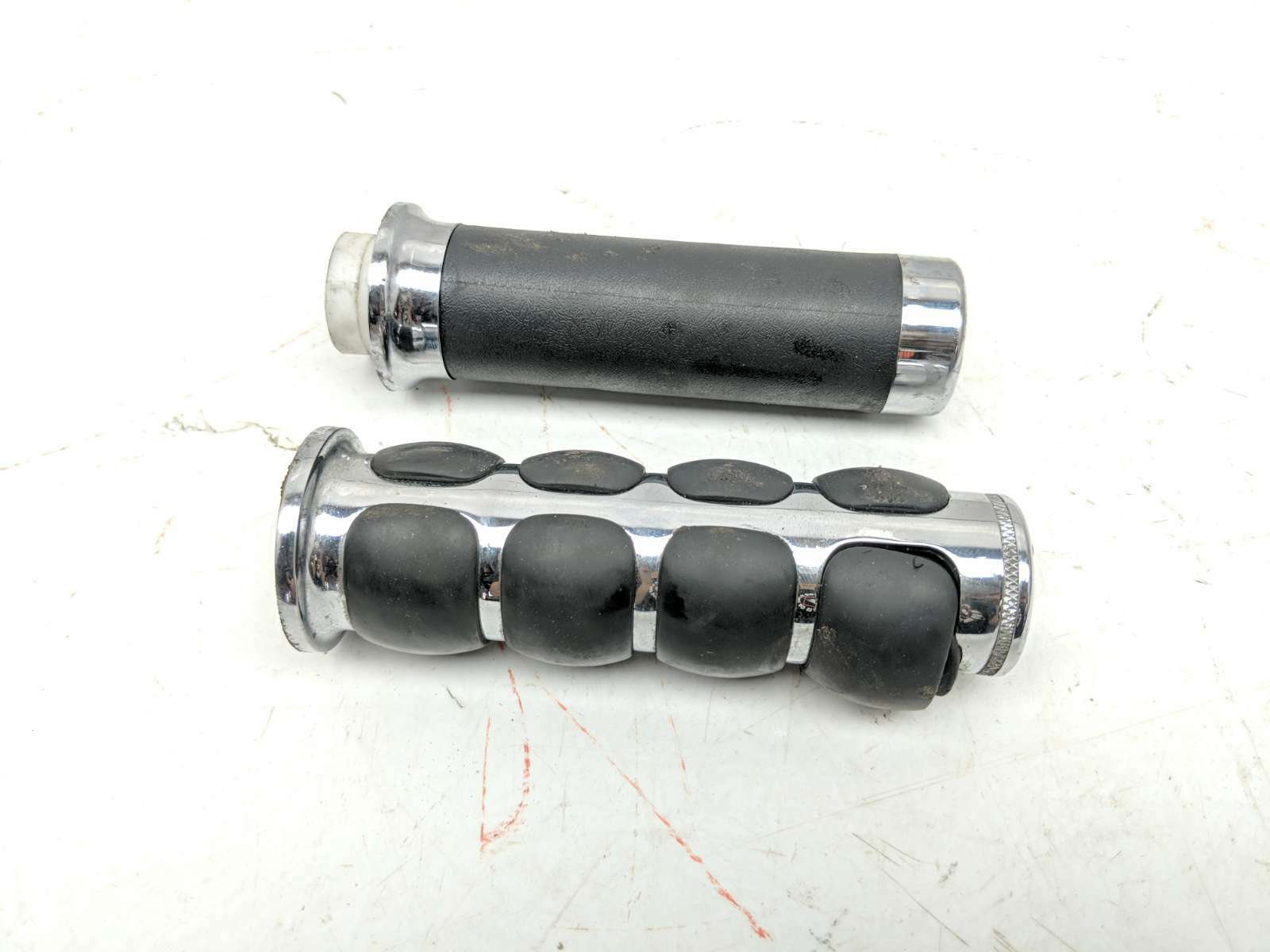 04 Honda VTX1300C VTX 1300 Throttle Tube And Grips