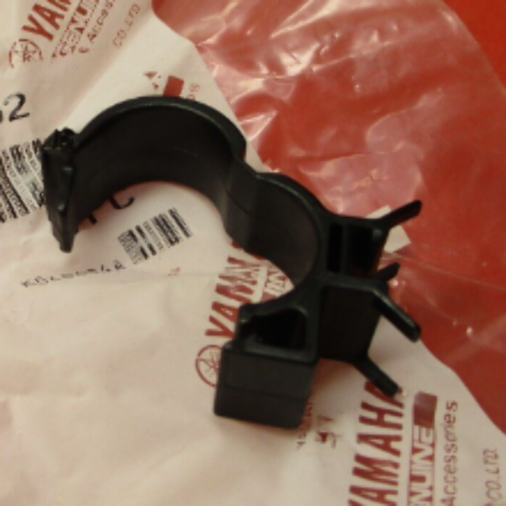NOS NEW ORIGINAL OEM YAMAHA FZ1 TTR125 YZF600 CLAMP 90464-15192