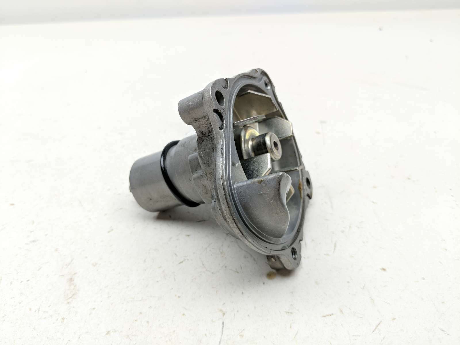 02 Honda Shadow Spirit VT1100C Engine Motor Water Pump (B)